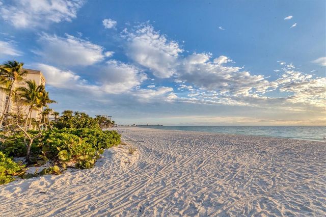 1001 BENJAMIN FRANKLIN DRIVE 201, Sarasota, FL 34236