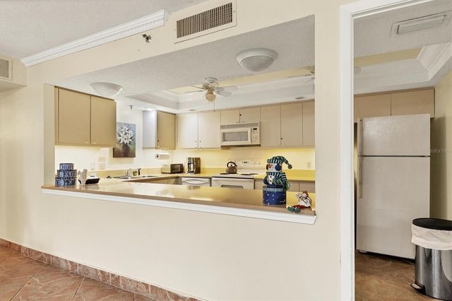 1001 BENJAMIN FRANKLIN DRIVE 201, Sarasota, FL 34236