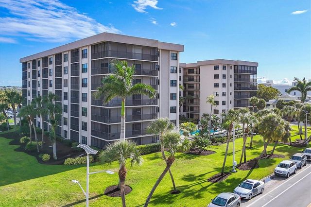 1001 BENJAMIN FRANKLIN DRIVE 201, Sarasota, FL 34236