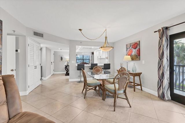 1001 BENJAMIN FRANKLIN DRIVE 201, Sarasota, FL 34236