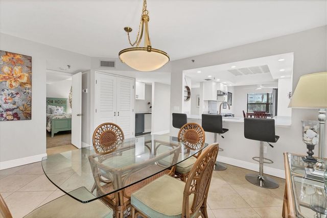 1001 BENJAMIN FRANKLIN DRIVE 201, Sarasota, FL 34236