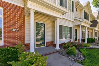 2165 Ridgeview Circle, Clive, IA 50325