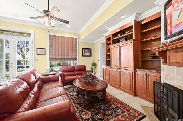 6191 Breeze Point Dr, Gonzales, LA 70737