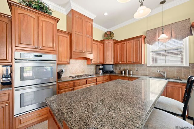 6191 Breeze Point Dr, Gonzales, LA 70737