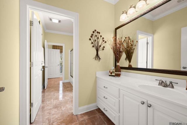 6191 Breeze Point Dr, Gonzales, LA 70737