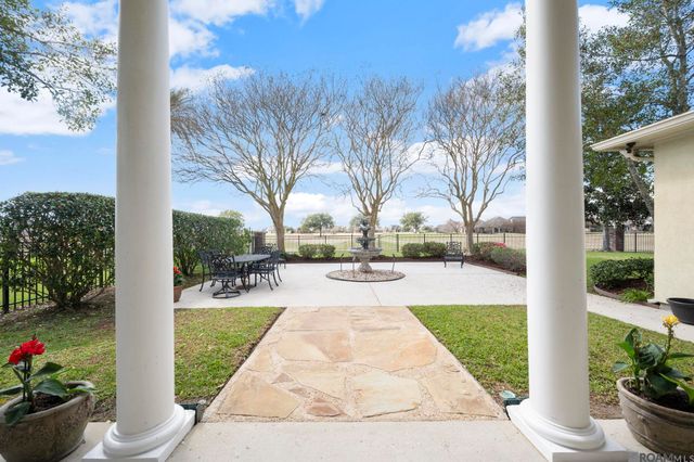 6191 Breeze Point Dr, Gonzales, LA 70737