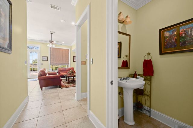 6191 Breeze Point Dr, Gonzales, LA 70737