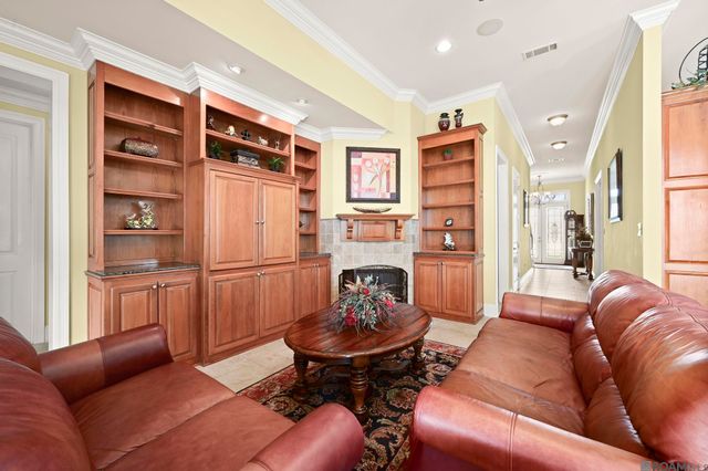 6191 Breeze Point Dr, Gonzales, LA 70737