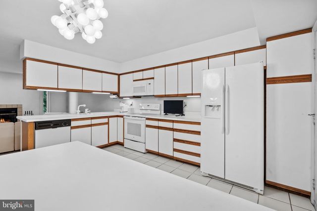 256 SYCAMORE CIR, Feasterville Trevose, PA 19053