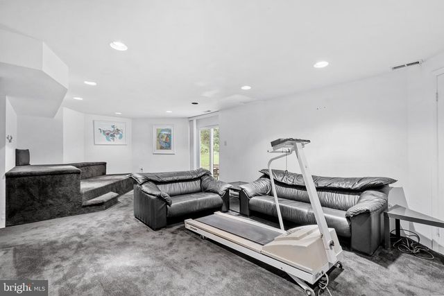 256 SYCAMORE CIR, Feasterville Trevose, PA 19053