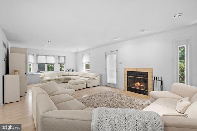 256 SYCAMORE CIR, Feasterville Trevose, PA 19053