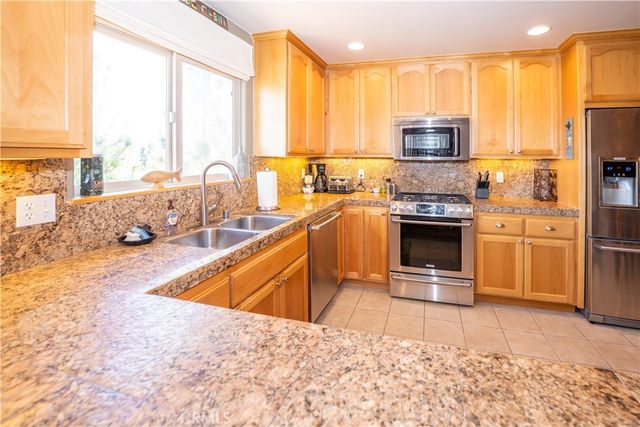 28244 Arbon Lane, Lake Arrowhead, CA 92352
