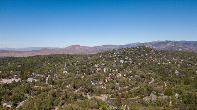 28244 Arbon Lane, Lake Arrowhead, CA 92352