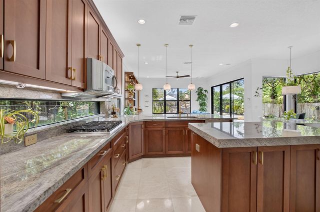 8991 Little Falls Way, Delray Beach, FL 33446
