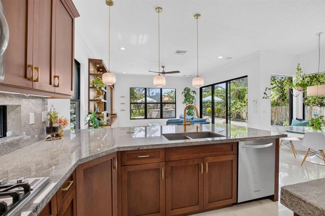 8991 Little Falls Way, Delray Beach, FL 33446