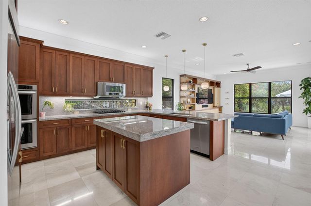 8991 Little Falls Way, Delray Beach, FL 33446