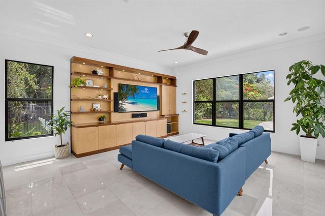 8991 Little Falls Way, Delray Beach, FL 33446