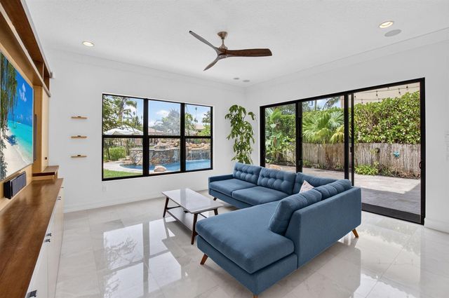 8991 Little Falls Way, Delray Beach, FL 33446