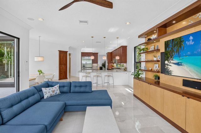 8991 Little Falls Way, Delray Beach, FL 33446