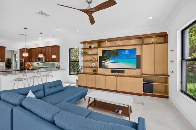 8991 Little Falls Way, Delray Beach, FL 33446