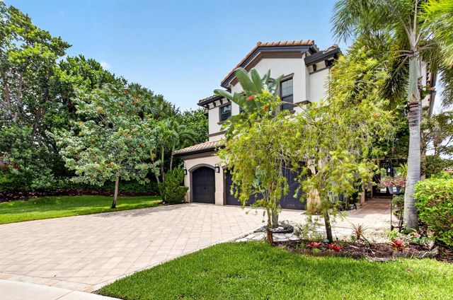 8991 Little Falls Way, Delray Beach, FL 33446