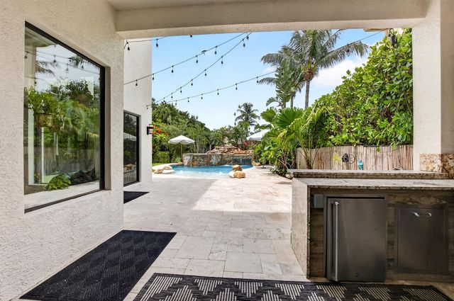 8991 Little Falls Way, Delray Beach, FL 33446