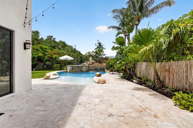 8991 Little Falls Way, Delray Beach, FL 33446