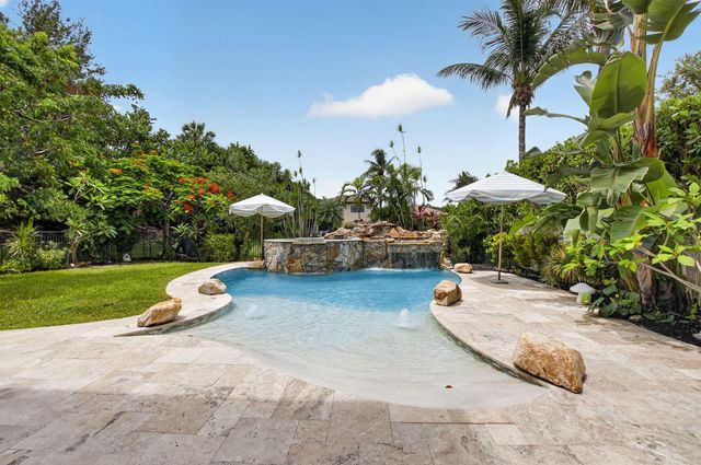 8991 Little Falls Way, Delray Beach, FL 33446