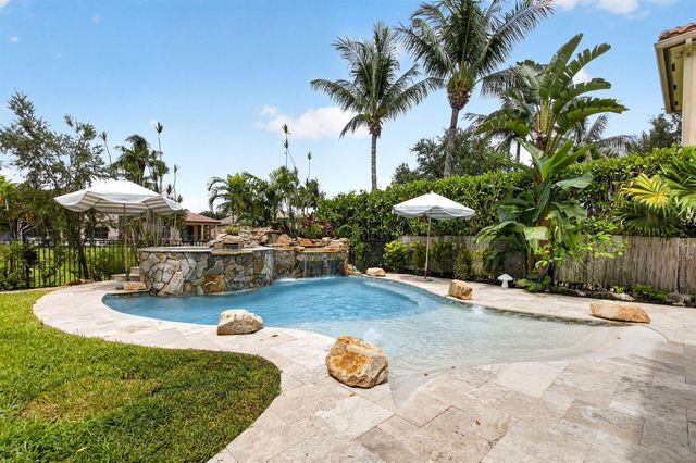 8991 Little Falls Way, Delray Beach, FL 33446
