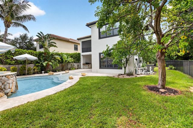 8991 Little Falls Way, Delray Beach, FL 33446