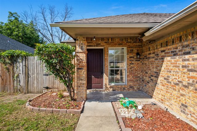 217 N Bugle Drive, Fort Worth, TX 76108