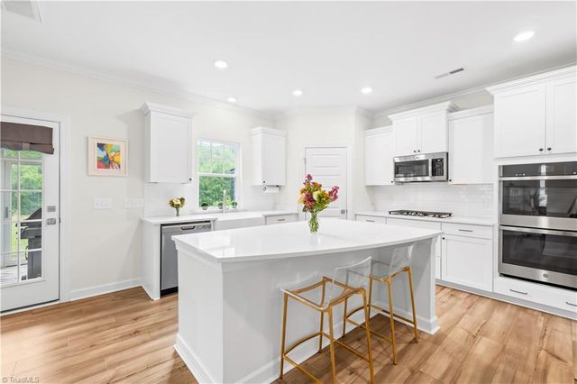 6224 Kershaw Meadows Road, Pfafftown, NC 27040