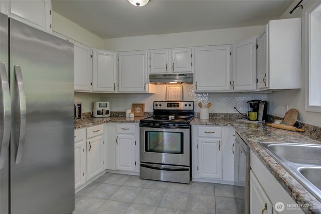 347 Harbor View Loop SE, Ocean Shores, WA 98569