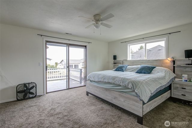 347 Harbor View Loop SE, Ocean Shores, WA 98569