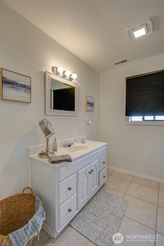 347 Harbor View Loop SE, Ocean Shores, WA 98569