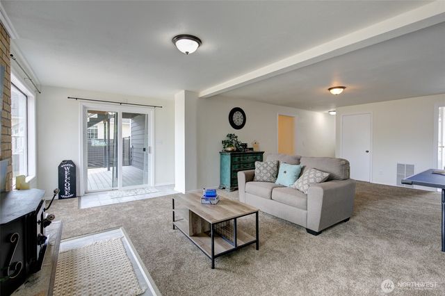 347 Harbor View Loop SE, Ocean Shores, WA 98569