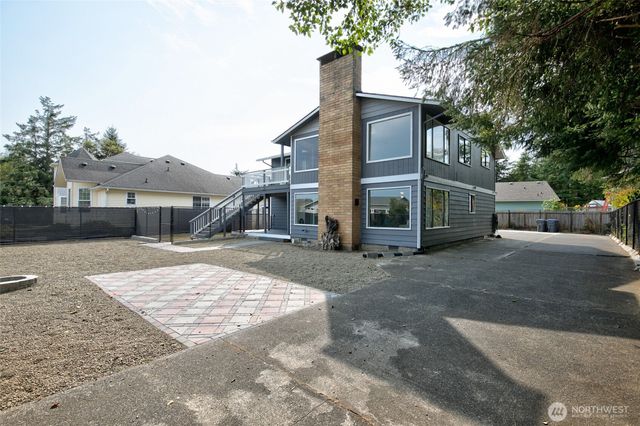 347 Harbor View Loop SE, Ocean Shores, WA 98569