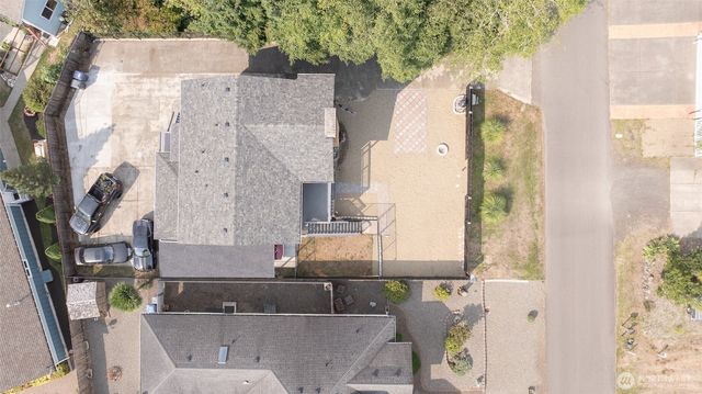 347 Harbor View Loop SE, Ocean Shores, WA 98569