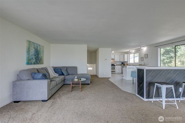 347 Harbor View Loop SE, Ocean Shores, WA 98569