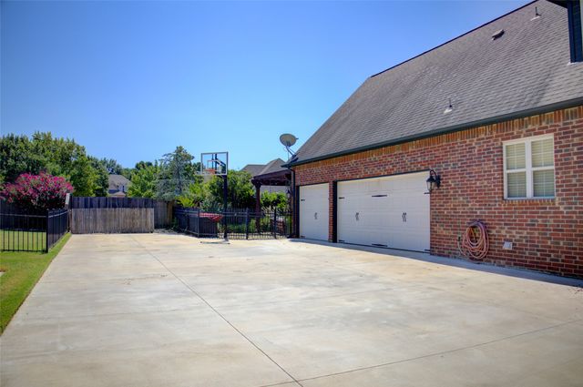 7909 E Commercial Street, Broken Arrow, OK 74014