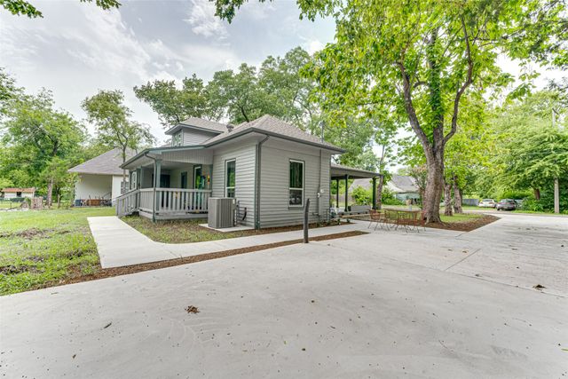 200 Olive Street, Lone Oak, TX 75453