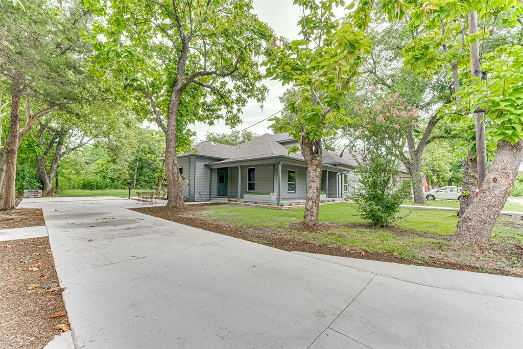 200 Olive Street, Lone Oak, TX 75453