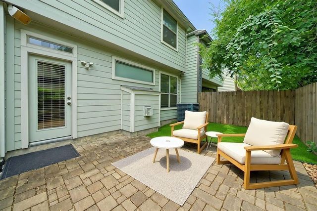 1121 Beall Landing Court, Houston, TX 77008