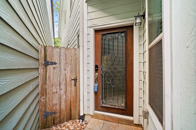 1121 Beall Landing Court, Houston, TX 77008