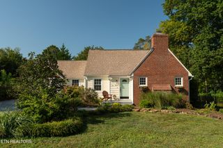 611 Kesterson Rd, Knoxville, TN 37918