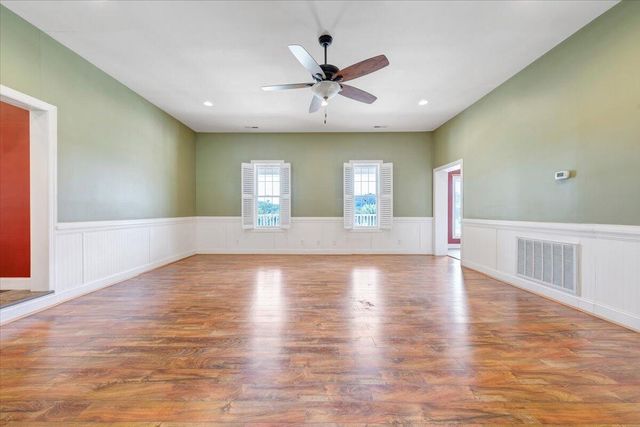 116 Dusty RD, Covington, VA 24426