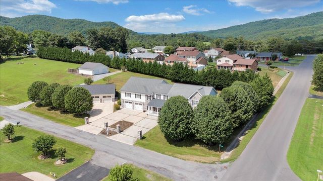 116 Dusty RD, Covington, VA 24426