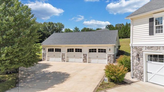 116 Dusty RD, Covington, VA 24426