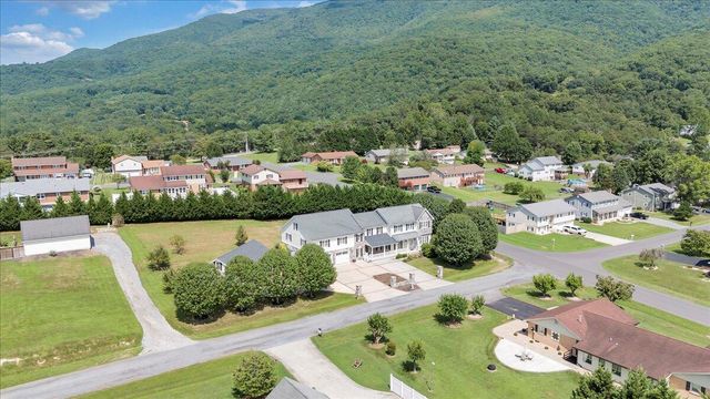 116 Dusty RD, Covington, VA 24426