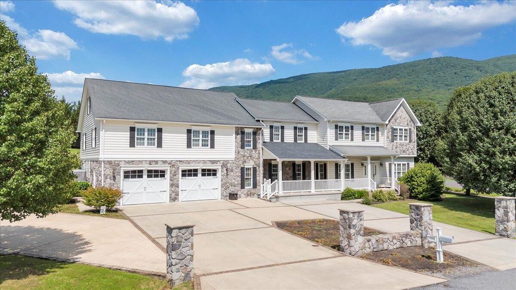 116 Dusty RD, Covington, VA 24426